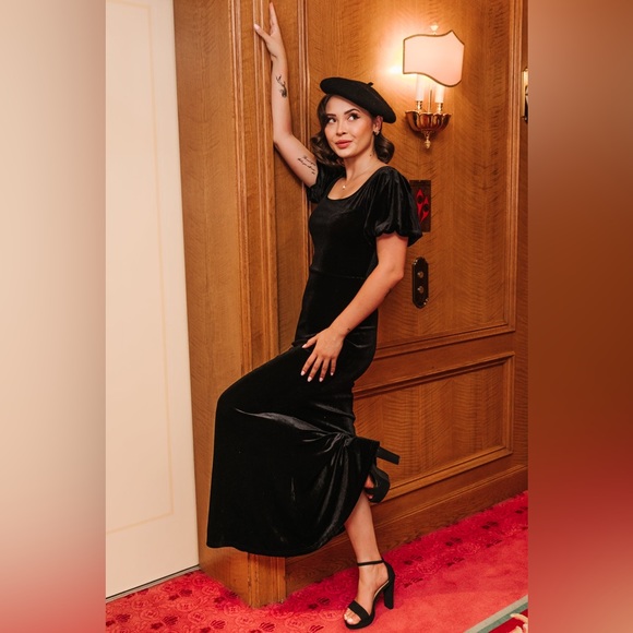 NWT Black Maxi velvet dress size medium - Picture 2 of 4